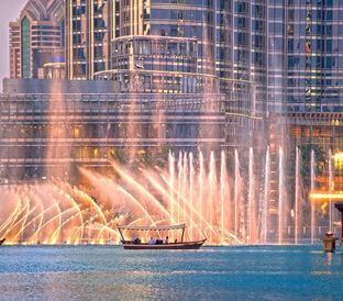 115 Dubai Fountain Show and Lake Ride